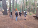 Klasa 4b na zajęciach sportowo-sprawnościowych w Parku Linowym