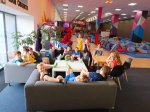 Klasa 5b na zajęciach sportowych w Parku Trampolin 